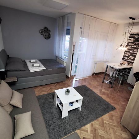 Apartamento Time Keeper - Self Check In Osijek Exterior foto