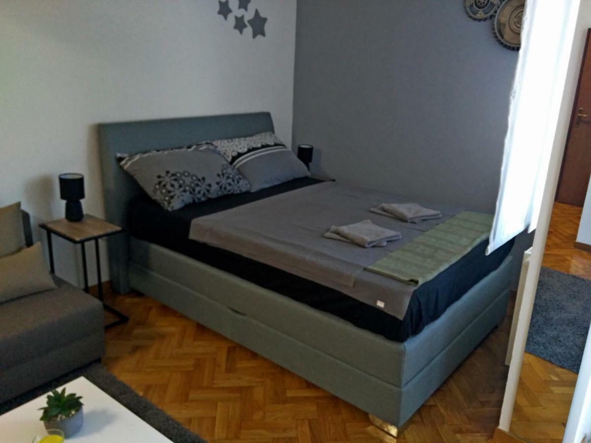Apartamento Time Keeper - Self Check In Osijek Exterior foto