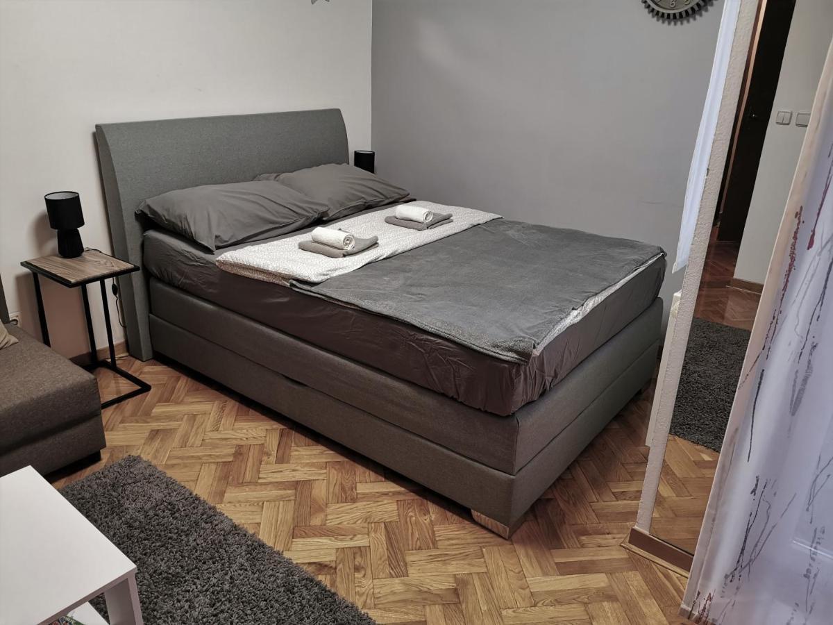 Apartamento Time Keeper - Self Check In Osijek Exterior foto
